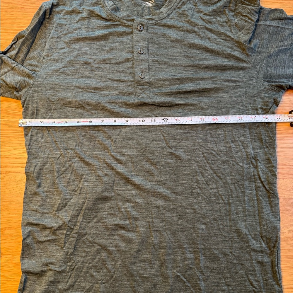 Taylor Stitch the merino Henley in heather army large 42